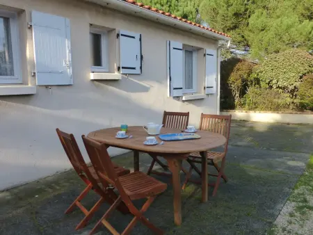 Maison à 2 km de la plage avec terrasse, jardin et garage à Brem-sur-Mer - Photo 17
