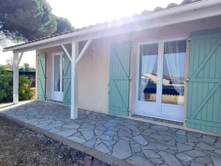 Maison à 2 km de la plage avec terrasse, jardin et garage à Brem-sur-Mer - Photo 21