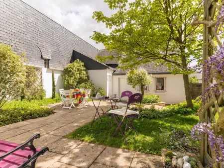 Gîte rénové calme avec jardin fleuri, à proximité du canal de Nantes à Brest et de la forêt du Gâvre - Photo 1
