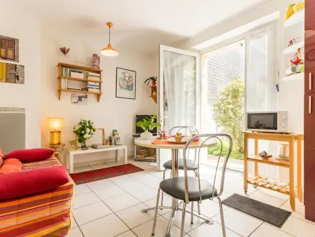 Gîte rénové calme avec jardin fleuri, à proximité du canal de Nantes à Brest et de la forêt du Gâvre - Photo 2