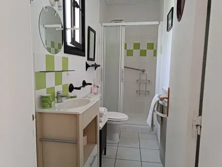Gîte rénové calme avec jardin fleuri, à proximité du canal de Nantes à Brest et de la forêt du Gâvre - Photo 17