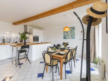 Maison confortable avec jardinet clos et terrasse à Canville-la-Rocque - Photo 2