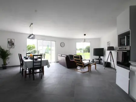 Charmante maison près de la plage avec jardin et terrasse - Photo 4