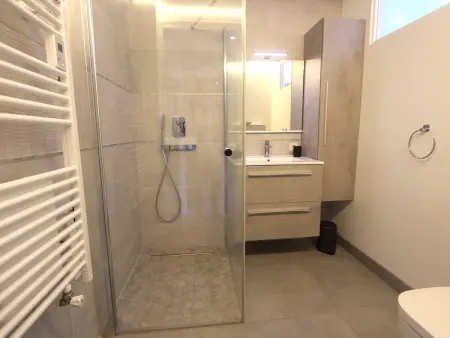 Maison rénovée 3 étoiles à 150m de la plage, idéale pour familles avec espace enfants et Wifi - Photo 10