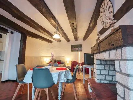 Maison de plain-pied au bord d'un étang en Berry, avec services inclus et garage pour vélos/motos - Photo 2