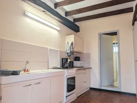 Maison de plain-pied au bord d'un étang en Berry, avec services inclus et garage pour vélos/motos - Photo 9