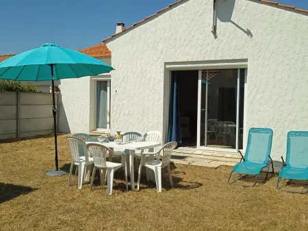 Maison Cosy, Rénovée, Proche Plage et Centre, Jardin, Animaux Bienvenus - Photo 2