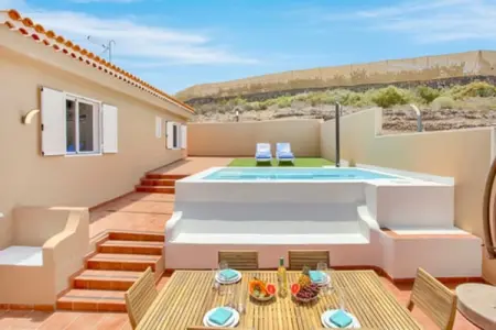 Home Holidays // Villa Rural Los Corcos, Merveilleuse maison de vacances avec piscine - Photo 8