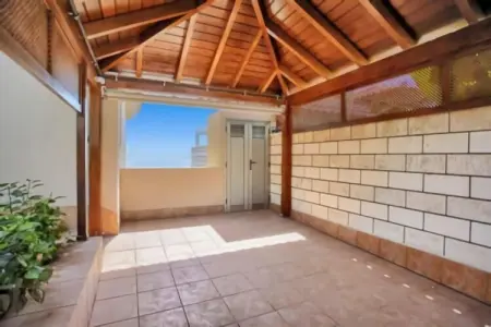 Home Holidays// Villa Home Holidays, Majestueuse maison de vacances avec piscine - Photo 16