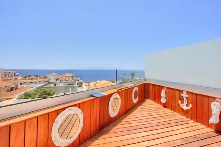 Home Holidays// Villa Home Holidays, Majestueuse maison de vacances avec piscine - Photo 37