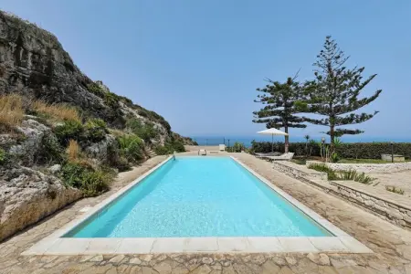 holiday home, Plemmirio-Villa Gloria, Maison Igloo Plemmirio avec Mer et Piscine - Photo 2