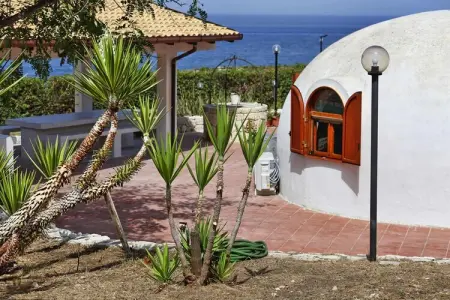 holiday home, Plemmirio-Villa Gloria, Maison Igloo Plemmirio avec Mer et Piscine - Photo 28