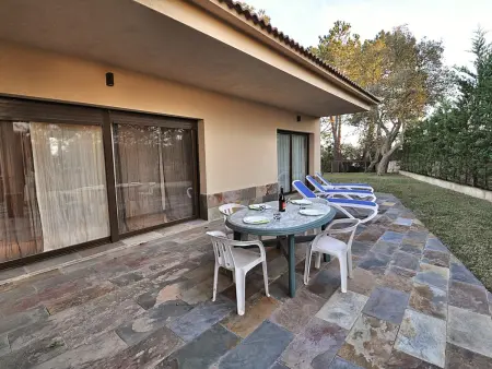 Villa spacieuse avec piscine privée, parking et climatisation - Photo 4