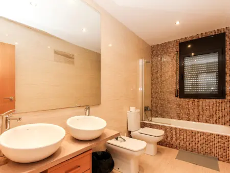 Villa spacieuse avec piscine privée, parking et climatisation - Photo 23