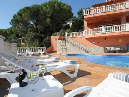 Villa 10 Pers, Piscine Privée, Climatisée, Gite 10 personnes à Lloret de Mar - Photo 2