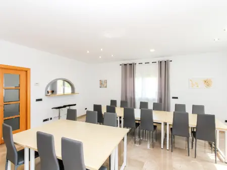 Villa 17 pers., piscine privée, près plage à 3km, clim, BBQ, WiFi - Parfait pour familles et groupes - Photo 12