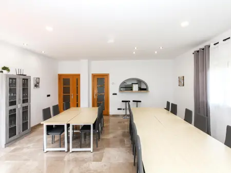 Villa 17 pers., piscine privée, près plage à 3km, clim, BBQ, WiFi - Parfait pour familles et groupes - Photo 17