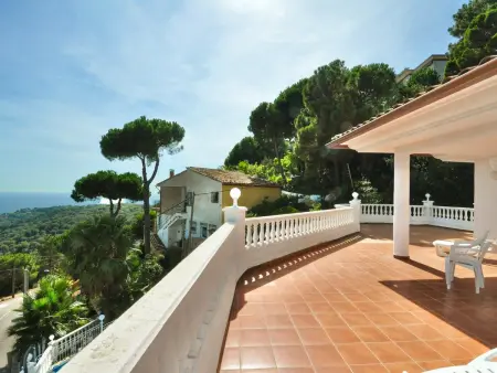 Villa spacieuse pour 18 personnes avec piscine privée et climatisation à Lloret de Mar - Photo 2