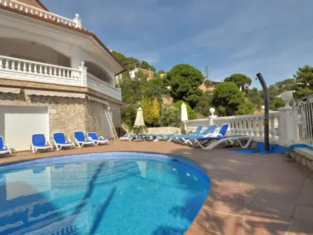 Villa spacieuse pour 18 personnes avec piscine privée et climatisation à Lloret de Mar - Photo 3
