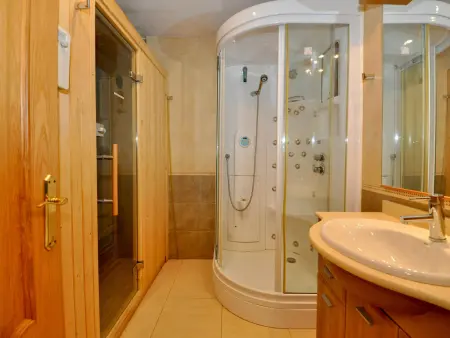Villa spacieuse pour 18 personnes avec piscine privée et climatisation à Lloret de Mar - Photo 34