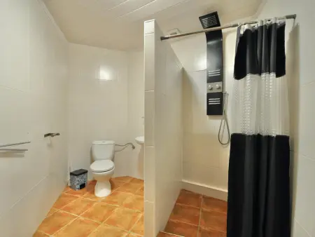 Villa spacieuse avec piscine privée et barbecue, à 15 min de Tossa de Mar, pour 12 personnes - Photo 34