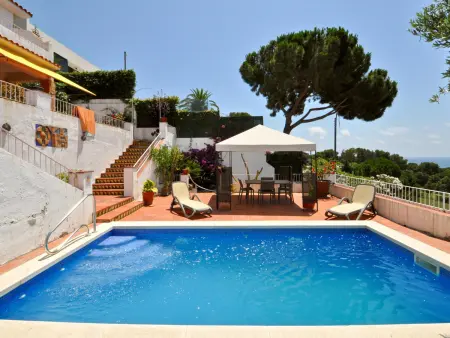 Chalet rustique avec piscine privée près de la plage - Photo 2