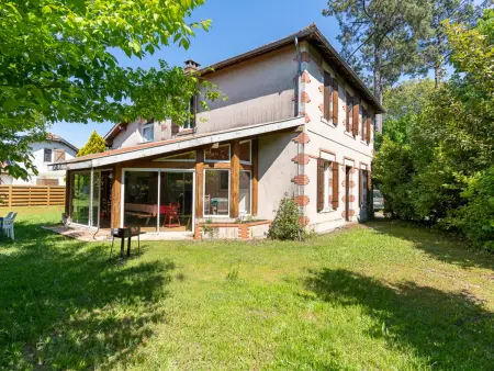 Maison familiale, 15 pers., jardin privé, proche centre et lac, à 25 min de l'océan - Photo 3