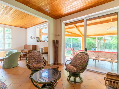 Maison familiale, 15 pers., jardin privé, proche centre et lac, à 25 min de l'océan - Photo 6