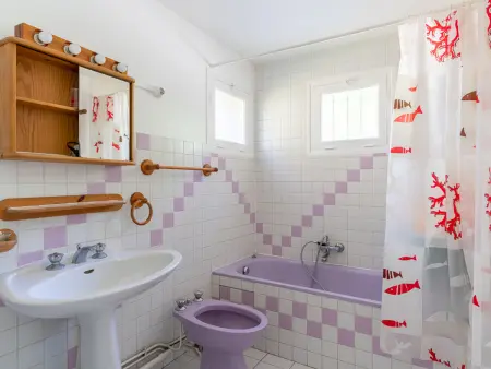 Maison familiale, 15 pers., jardin privé, proche centre et lac, à 25 min de l'océan - Photo 8