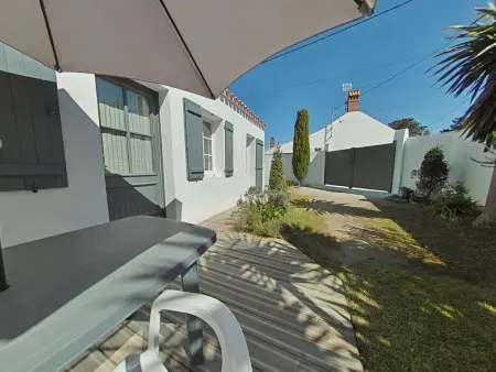 Charmante maison à 250m de la plage avec jardin, terrasse ensoleillée et garage à vélo, L'Épine - Photo 1