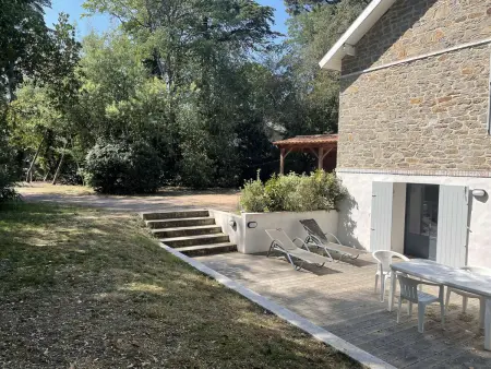 Maison en pierre rénovée, 8 couchages, terrasse bois, proche bois de la Chaise - Photo 2