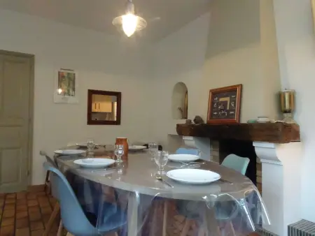 Maison en pierre rénovée, 8 couchages, terrasse bois, proche bois de la Chaise - Photo 4