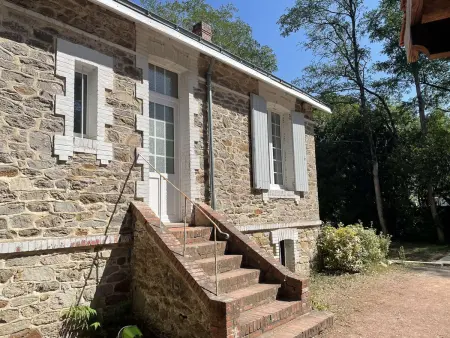 Maison en pierre rénovée, 8 couchages, terrasse bois, proche bois de la Chaise - Photo 19