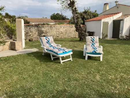 Maison charmante 6 pers, jardin clos, TV et Wifi, proche commerces et plage, petit chien accepté. - Photo 1