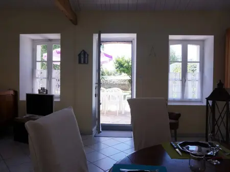 Maison charmante 6 pers, jardin clos, TV et Wifi, proche commerces et plage, petit chien accepté. - Photo 8
