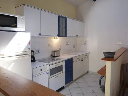 Maison charmante 6 pers, jardin clos, TV et Wifi, proche commerces et plage, petit chien accepté. - Photo 10