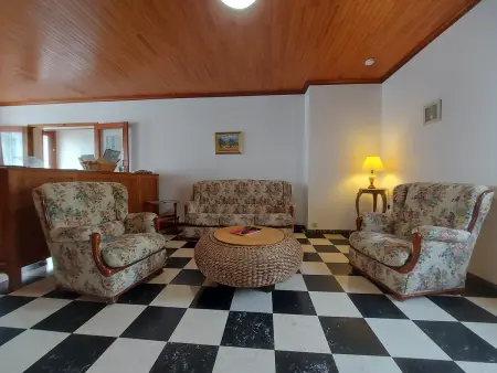 Maison spacieuse avec jardin, BBQ, table de ping-pong, proche commerces, pour 9 personnes et bébés - Photo 2