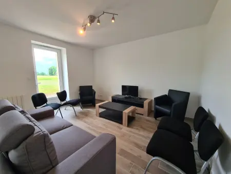 Maison tranquille avec jardin, proche Châteauroux, 4 ch., 3 sdb, terrasse, barbecue, parking - Photo 3