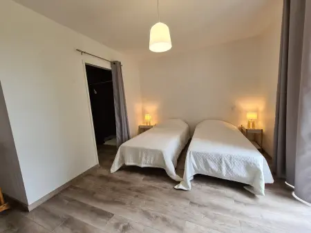 Maison tranquille avec jardin, proche Châteauroux, 4 ch., 3 sdb, terrasse, barbecue, parking - Photo 15