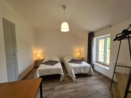 Maison tranquille avec jardin, proche Châteauroux, 4 ch., 3 sdb, terrasse, barbecue, parking - Photo 31
