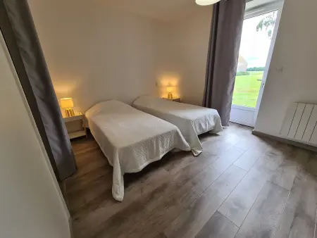Maison calme avec jardin et terrasse, proche Châteauroux, 3 chambres, 3 salles de bain, parking inclus - Photo 3