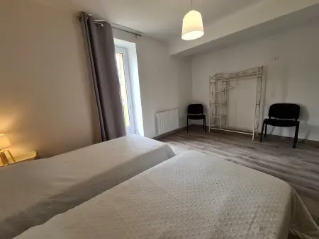 Maison calme avec jardin et terrasse, proche Châteauroux, 3 chambres, 3 salles de bain, parking inclus - Photo 16
