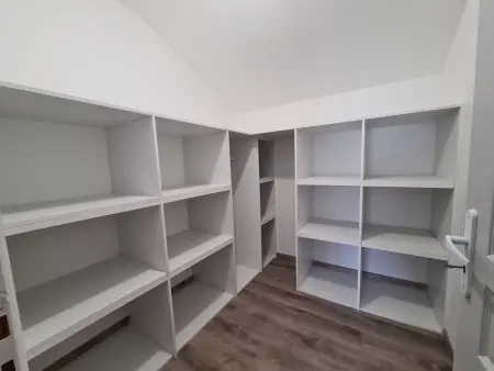 Maison calme avec jardin et terrasse, proche Châteauroux, 3 chambres, 3 salles de bain, parking inclus - Photo 29