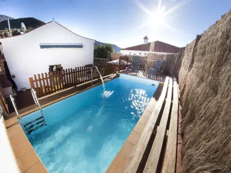 Maison rustique à Tunte avec piscine privée, climatisation, terrasse et wifi - Photo 13