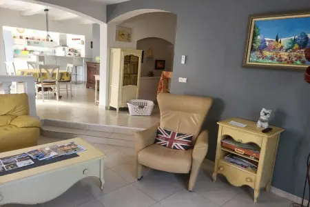 VILLA SARTOR, Villa à Vidauban avec Piscine et Terrasse BBQ - Photo 3