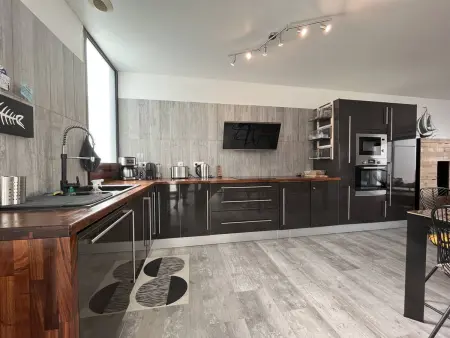 Maison spacieuse au centre de St Pierre d'Oléron, proche commerces, 3 chambres, 6 couchages - Photo 3