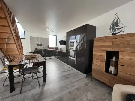 Maison spacieuse au centre de St Pierre d'Oléron, proche commerces, 3 chambres, 6 couchages - Photo 6