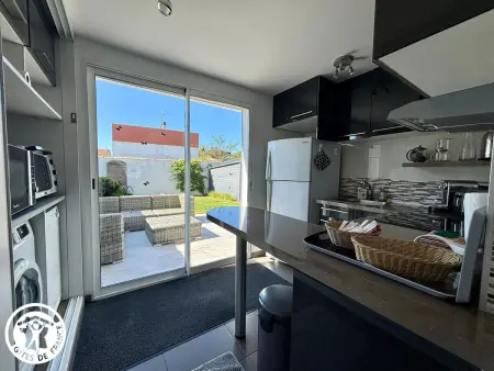 Maison rénovée avec jardin privatif, proche des Sables d'Olonne, parking et Wifi inclus - Photo 2