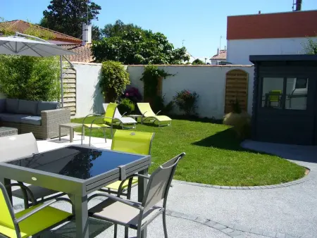 Maison rénovée avec jardin privatif, proche des Sables d'Olonne, parking et Wifi inclus - Photo 4