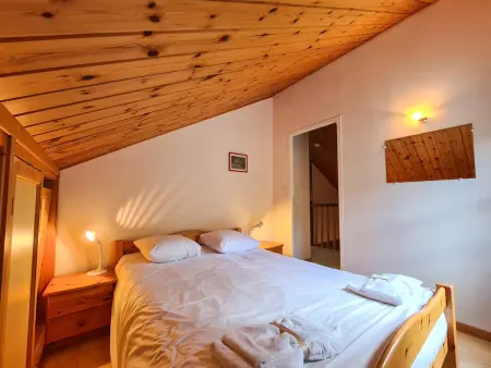 Chalet lumineux avec poêle à bois et WIFI gratuit - 6 à 8 personnes - Garage - Photo 4